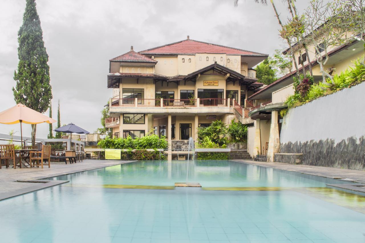 Foresta Inn Family Resort Prigen Exterior photo
