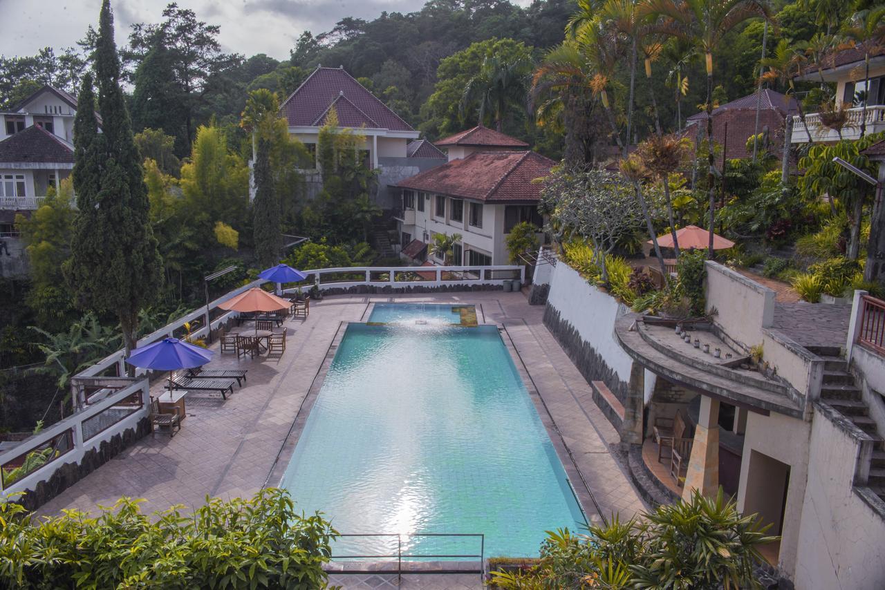 Foresta Inn Family Resort Prigen Exterior photo